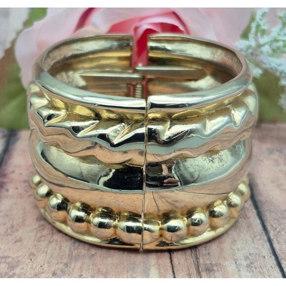 Chunky Gold Tone Statement Hinged Bangle Bracelet 3D - Picture 3 of 7